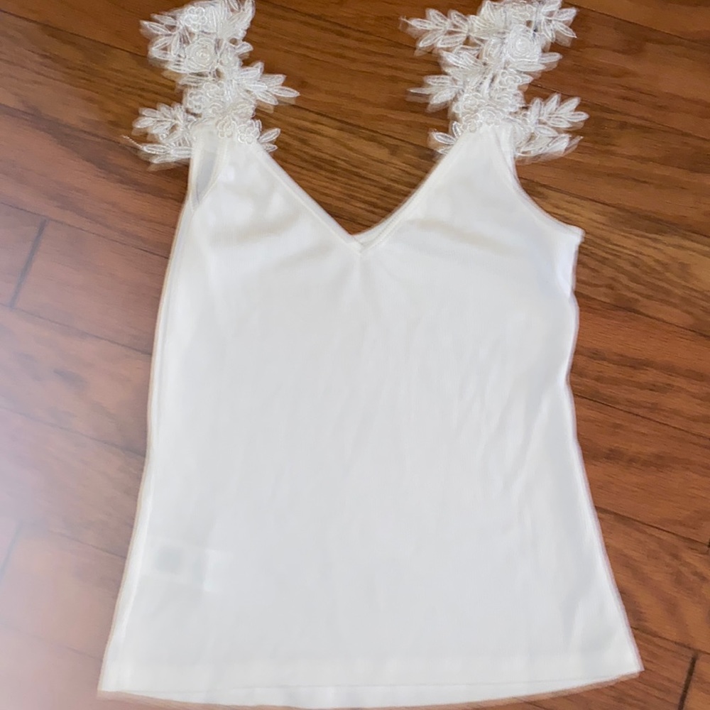 🏷️3/30 Tank with lace shoulder straps